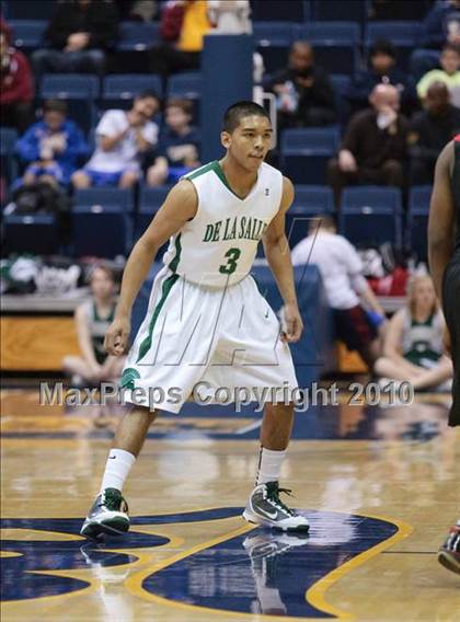 Thumbnail 2 in De La Salle vs. Fairfax (MLK Classic) photogallery.