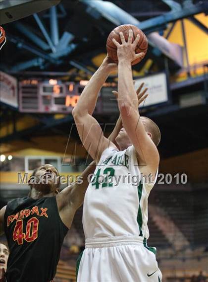 Thumbnail 3 in De La Salle vs. Fairfax (MLK Classic) photogallery.