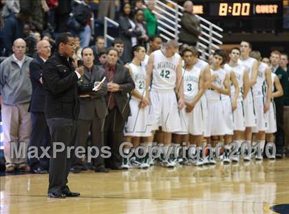Thumbnail 1 in De La Salle vs. Fairfax (MLK Classic) photogallery.