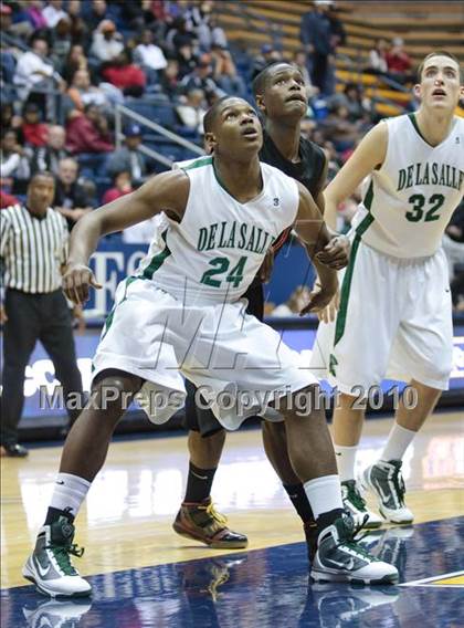 Thumbnail 3 in De La Salle vs. Fairfax (MLK Classic) photogallery.