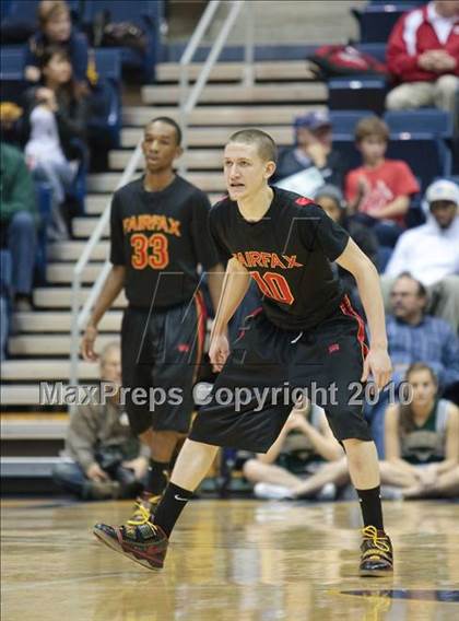 Thumbnail 1 in De La Salle vs. Fairfax (MLK Classic) photogallery.