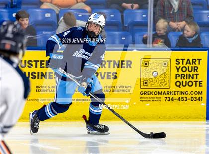 Thumbnail 1 in Powers Catholic vs Stevenson (MHSAA Division 2 State Final) photogallery.