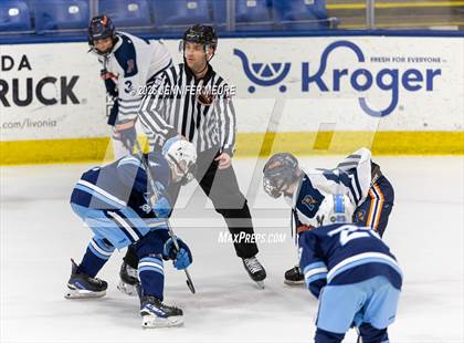 Thumbnail 3 in Powers Catholic vs Stevenson (MHSAA Division 2 State Final) photogallery.