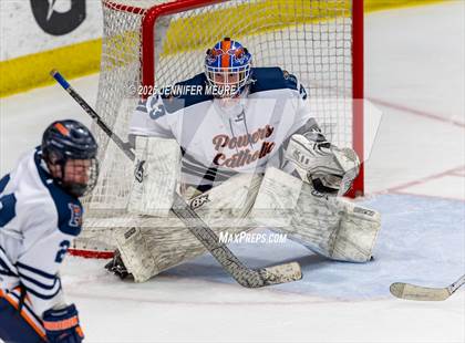 Thumbnail 2 in Powers Catholic vs Stevenson (MHSAA Division 2 State Final) photogallery.