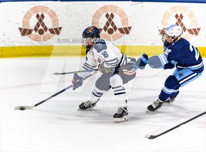 Thumbnail 2 in Powers Catholic vs Stevenson (MHSAA Division 2 State Final) photogallery.