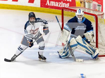 Thumbnail 3 in Powers Catholic vs Stevenson (MHSAA Division 2 State Final) photogallery.