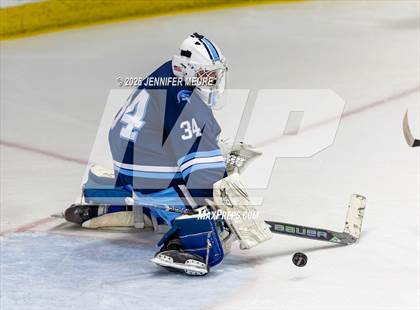 Thumbnail 2 in Powers Catholic vs Stevenson (MHSAA Division 2 State Final) photogallery.