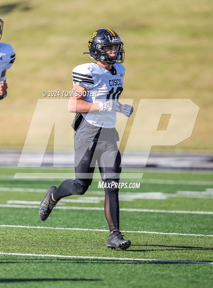 Thumbnail 2 in Cisco vs Stamford (UIL Football 2A D1 Regional) photogallery.