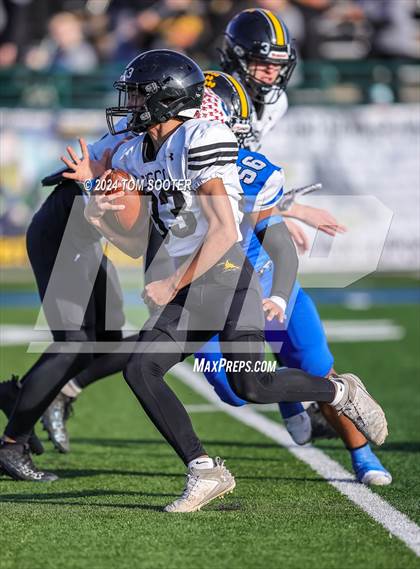 Thumbnail 2 in Cisco vs Stamford (UIL Football 2A D1 Regional) photogallery.