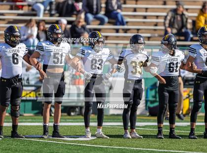 Thumbnail 2 in Cisco vs Stamford (UIL Football 2A D1 Regional) photogallery.