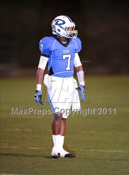Thumbnail 3 in Grandview vs. Daingerfield (2A Division 1 Region 2 Semifinals) photogallery.
