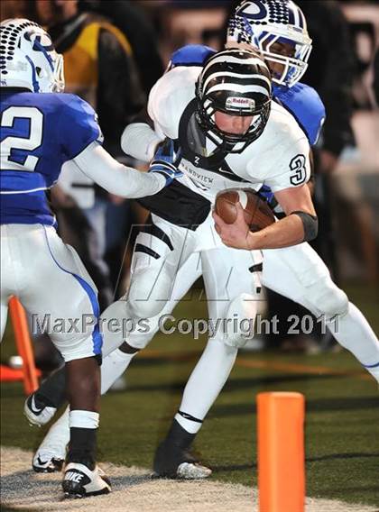 Thumbnail 1 in Grandview vs. Daingerfield (2A Division 1 Region 2 Semifinals) photogallery.