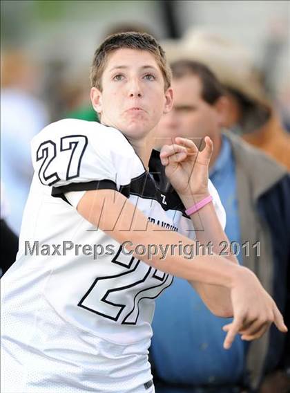 Thumbnail 2 in Grandview vs. Daingerfield (2A Division 1 Region 2 Semifinals) photogallery.