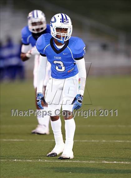 Thumbnail 1 in Grandview vs. Daingerfield (2A Division 1 Region 2 Semifinals) photogallery.