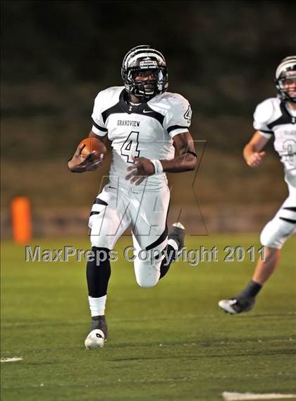 Thumbnail 2 in Grandview vs. Daingerfield (2A Division 1 Region 2 Semifinals) photogallery.