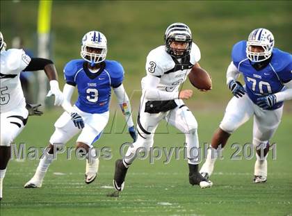 Thumbnail 2 in Grandview vs. Daingerfield (2A Division 1 Region 2 Semifinals) photogallery.
