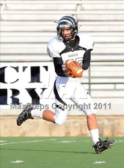 Thumbnail 3 in Grandview vs. Daingerfield (2A Division 1 Region 2 Semifinals) photogallery.