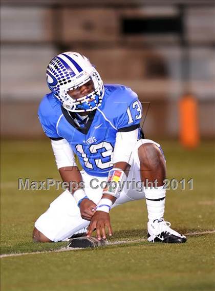 Thumbnail 2 in Grandview vs. Daingerfield (2A Division 1 Region 2 Semifinals) photogallery.