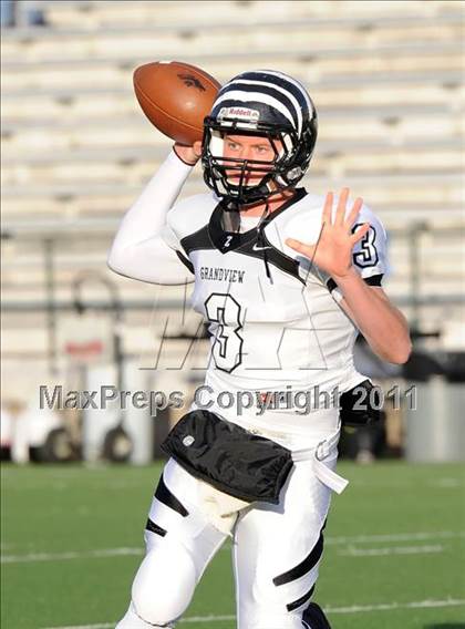 Thumbnail 2 in Grandview vs. Daingerfield (2A Division 1 Region 2 Semifinals) photogallery.