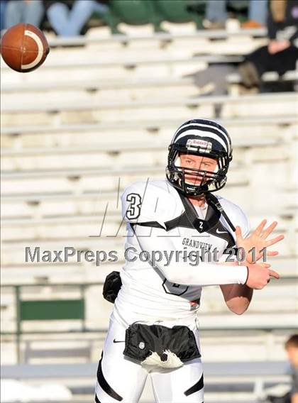 Thumbnail 3 in Grandview vs. Daingerfield (2A Division 1 Region 2 Semifinals) photogallery.