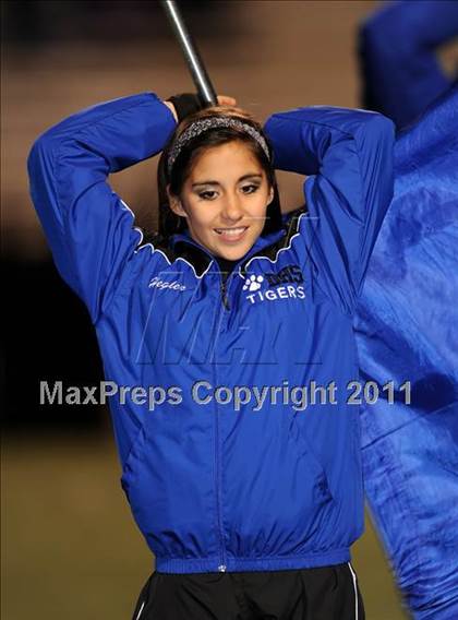 Thumbnail 2 in Grandview vs. Daingerfield (2A Division 1 Region 2 Semifinals) photogallery.