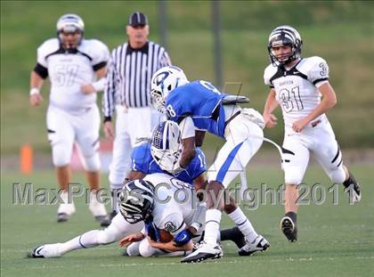 Thumbnail 2 in Grandview vs. Daingerfield (2A Division 1 Region 2 Semifinals) photogallery.