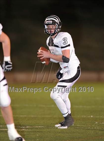 Thumbnail 1 in Grandview vs. Daingerfield (2A Division 1 Region 2 Semifinals) photogallery.