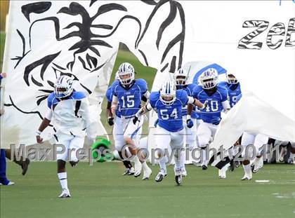 Thumbnail 2 in Grandview vs. Daingerfield (2A Division 1 Region 2 Semifinals) photogallery.