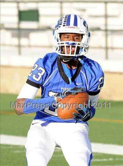 Thumbnail 1 in Grandview vs. Daingerfield (2A Division 1 Region 2 Semifinals) photogallery.