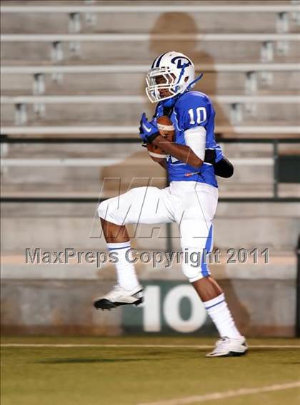 Thumbnail 1 in Grandview vs. Daingerfield (2A Division 1 Region 2 Semifinals) photogallery.
