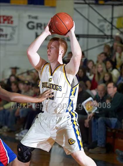 Thumbnail 3 in Gridley vs. San Leandro (Gridley Invitational) photogallery.