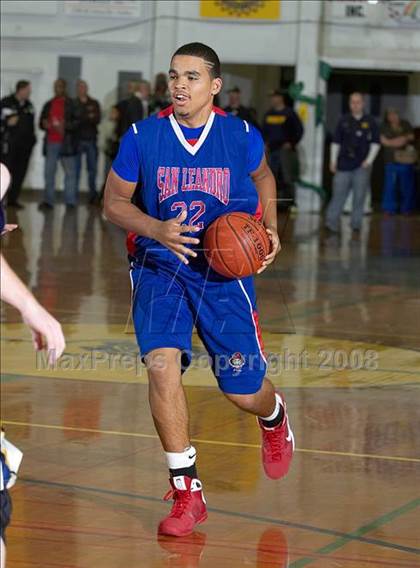 Thumbnail 2 in Gridley vs. San Leandro (Gridley Invitational) photogallery.