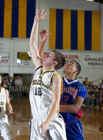Thumbnail 1 in Gridley vs. San Leandro (Gridley Invitational) photogallery.