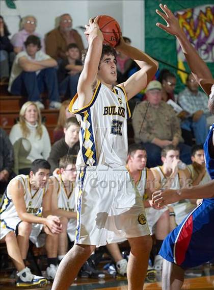 Thumbnail 1 in Gridley vs. San Leandro (Gridley Invitational) photogallery.