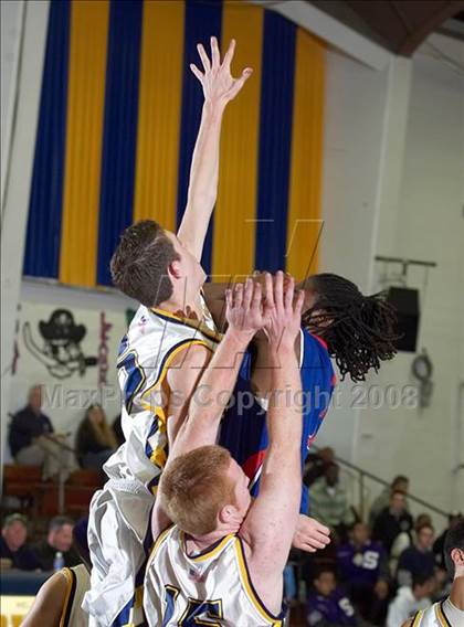 Thumbnail 2 in Gridley vs. San Leandro (Gridley Invitational) photogallery.