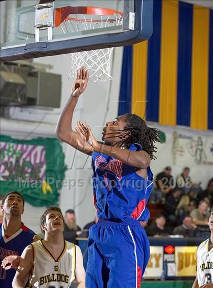 Thumbnail 2 in Gridley vs. San Leandro (Gridley Invitational) photogallery.
