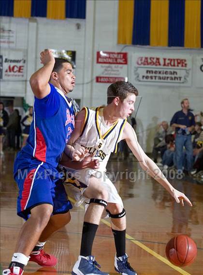 Thumbnail 2 in Gridley vs. San Leandro (Gridley Invitational) photogallery.