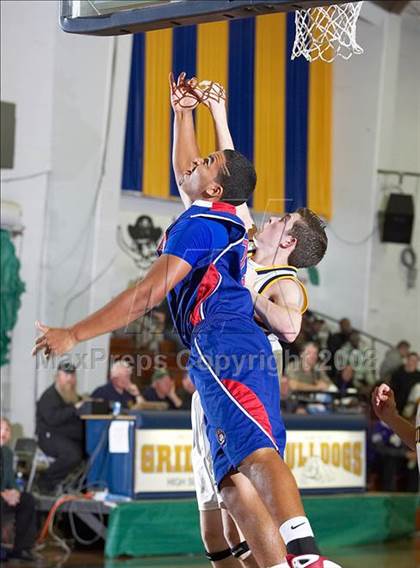 Thumbnail 3 in Gridley vs. San Leandro (Gridley Invitational) photogallery.