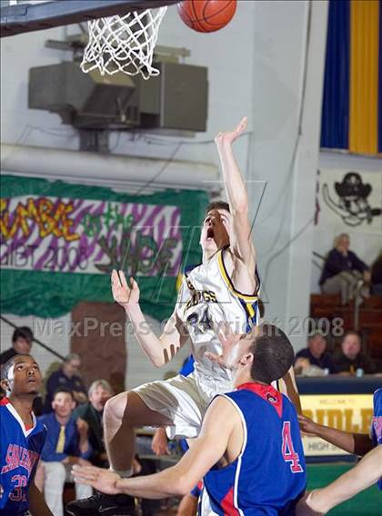 Thumbnail 2 in Gridley vs. San Leandro (Gridley Invitational) photogallery.