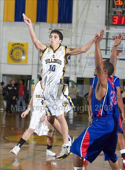 Thumbnail 1 in Gridley vs. San Leandro (Gridley Invitational) photogallery.