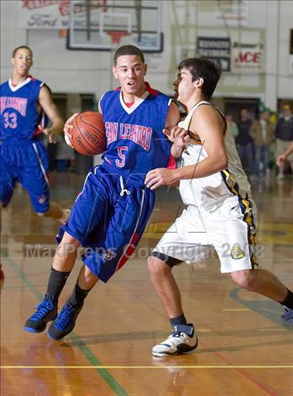 Thumbnail 3 in Gridley vs. San Leandro (Gridley Invitational) photogallery.