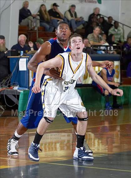 Thumbnail 2 in Gridley vs. San Leandro (Gridley Invitational) photogallery.