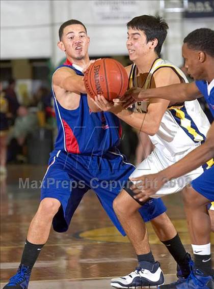 Thumbnail 1 in Gridley vs. San Leandro (Gridley Invitational) photogallery.