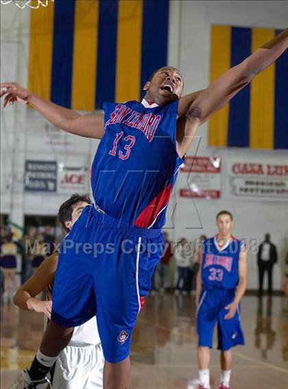 Thumbnail 1 in Gridley vs. San Leandro (Gridley Invitational) photogallery.