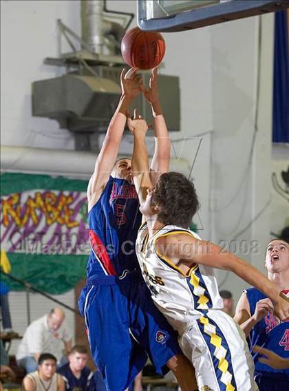 Thumbnail 3 in Gridley vs. San Leandro (Gridley Invitational) photogallery.