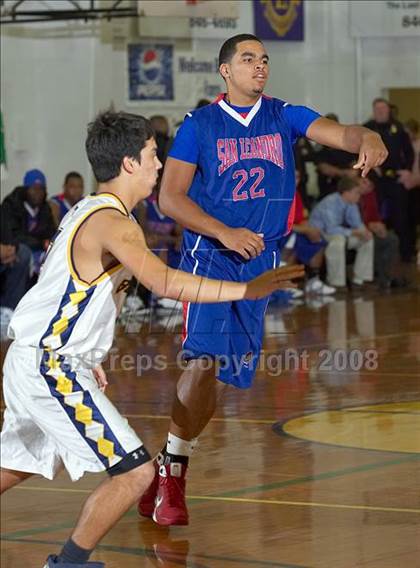Thumbnail 1 in Gridley vs. San Leandro (Gridley Invitational) photogallery.