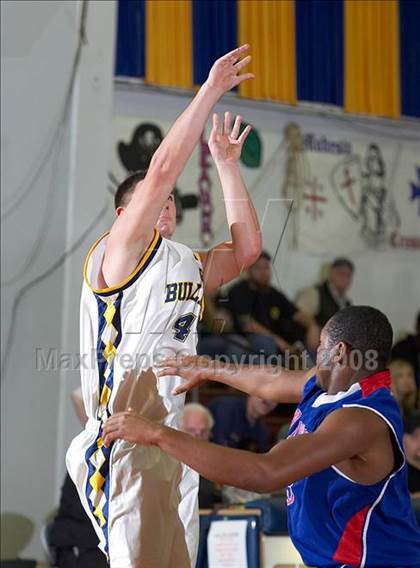 Thumbnail 1 in Gridley vs. San Leandro (Gridley Invitational) photogallery.