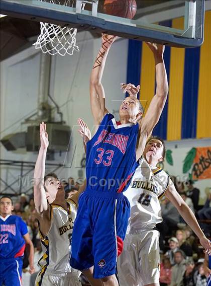 Thumbnail 2 in Gridley vs. San Leandro (Gridley Invitational) photogallery.