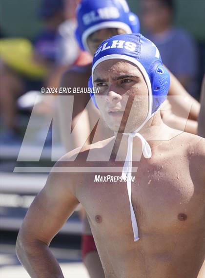 Thumbnail 2 in American vs. San Leandro photogallery.
