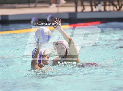 Thumbnail 2 in American vs. San Leandro photogallery.